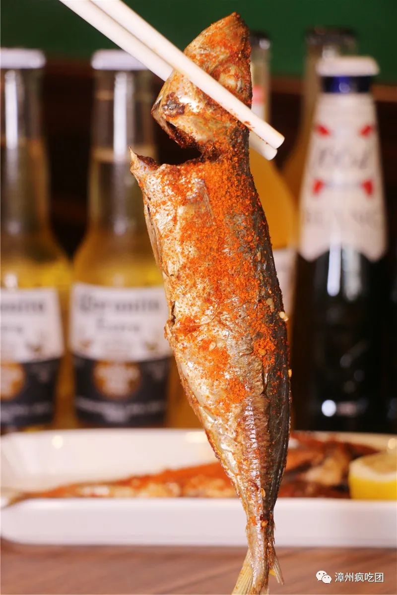 5折！这家店有意思！白天卖特色冰粉！晚上变身小酒馆！就在芳华横路