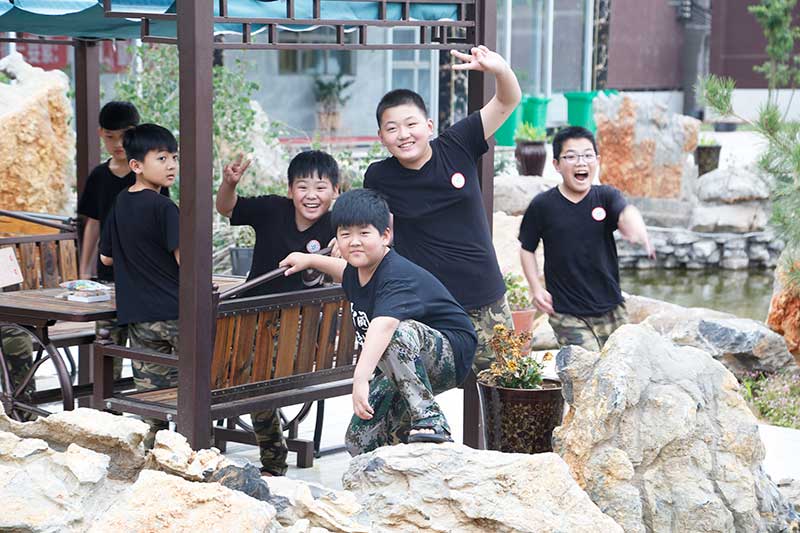 托起明天的希望,开启明天的快乐