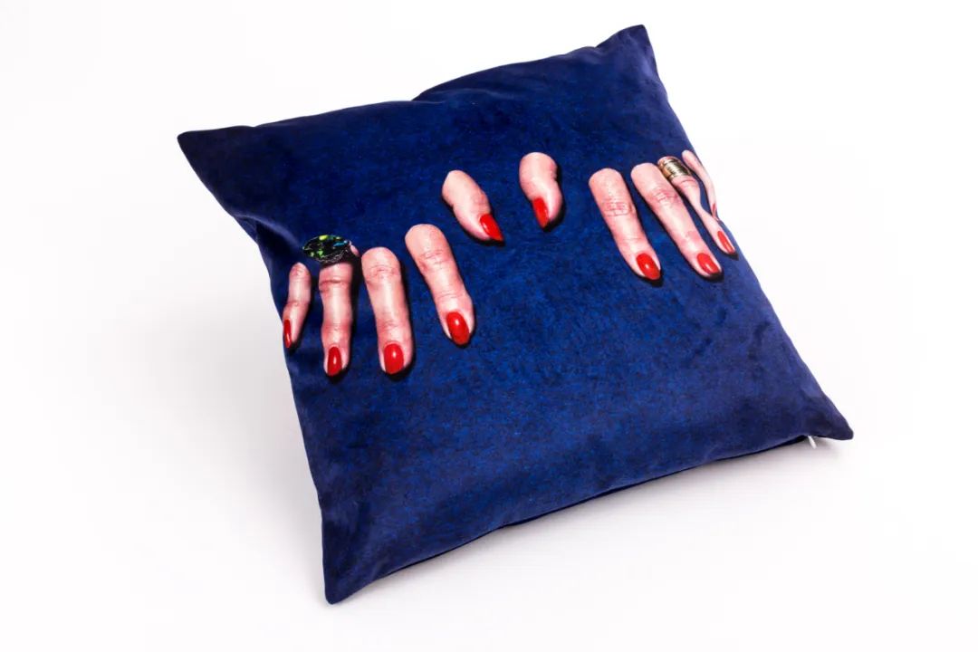 看完这些潮牌单品家居，我家的画风要变了