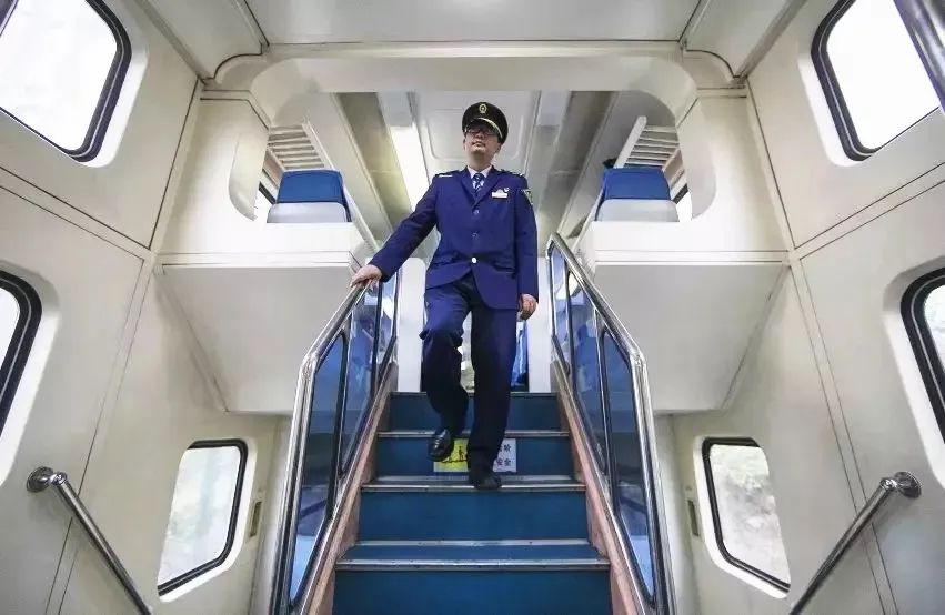 那些年我们坐过的双层列车 (那些年我们坐过的双层火车)