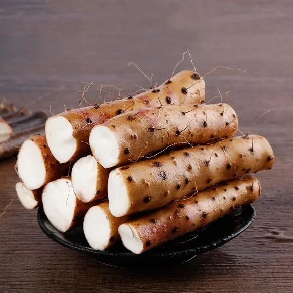 麻花吃起来又香又酥又甜,麻花吃起来又香又酥