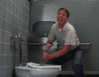 马桶又脏又臭教你一招轻松解决,马桶脏臭有黄渍刷子刷不掉