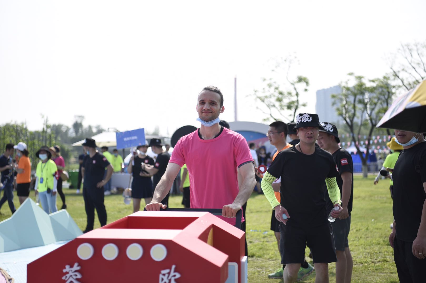 成都熊猫欢欢喜喜,成都大运会开幕式满屏都是熊猫