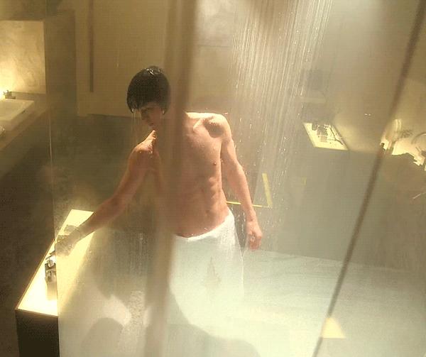 徐睿知倒钩眼线妆,金秀贤徐睿知魔女作品