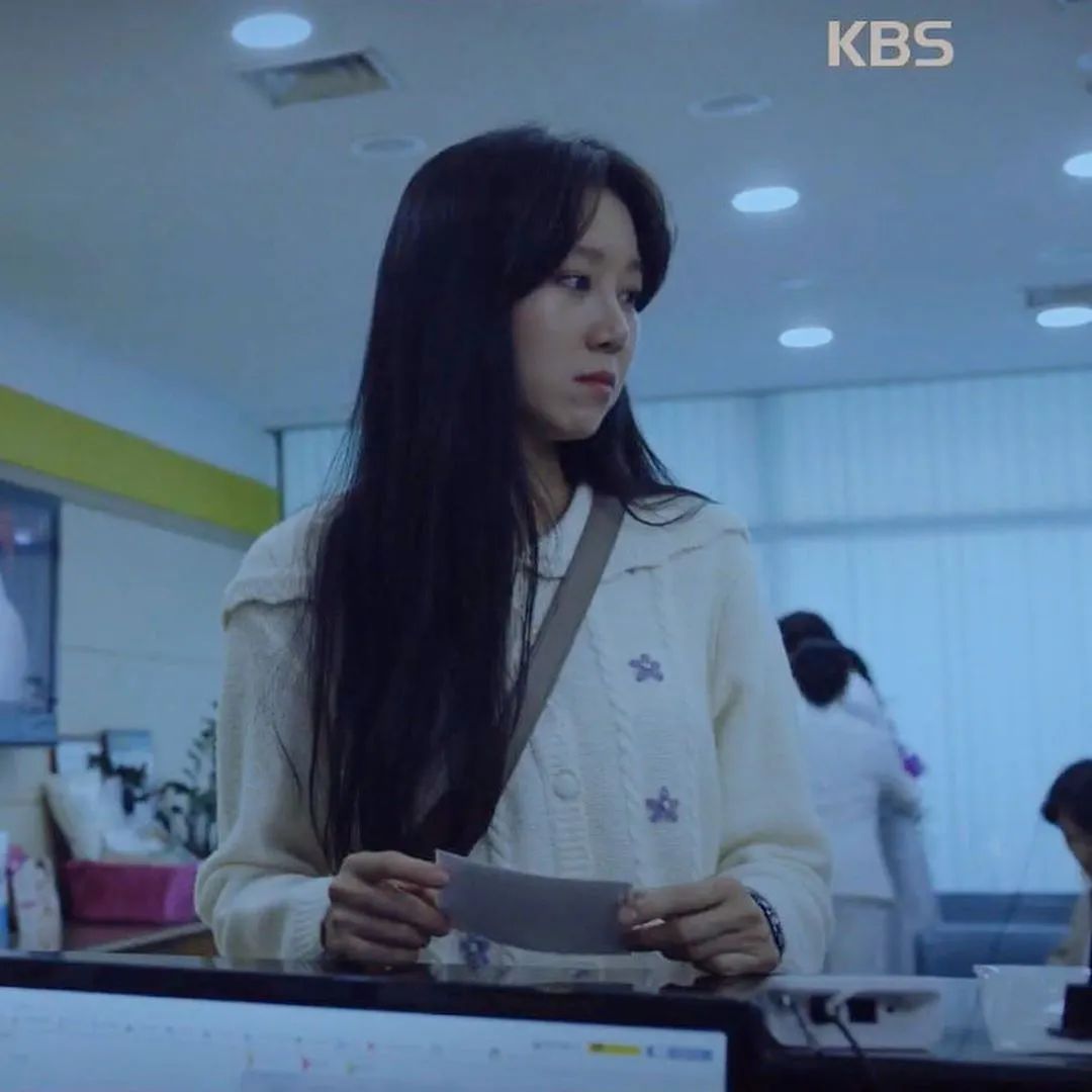 blackpink泫雅摆尾,blackpink全员观看泫雅舞台