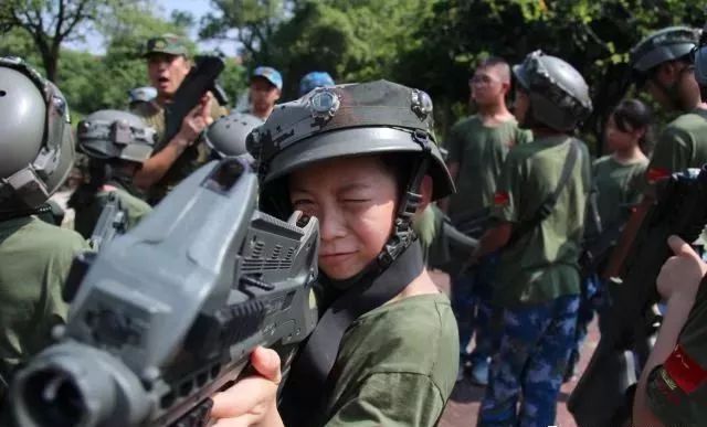 军事夏令营如何纠正孩子沉迷游戏,14天军事夏令营能改掉孩子坏习惯