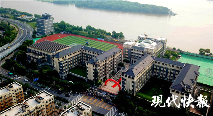 听校长演讲感言,南师附中树人学校校长