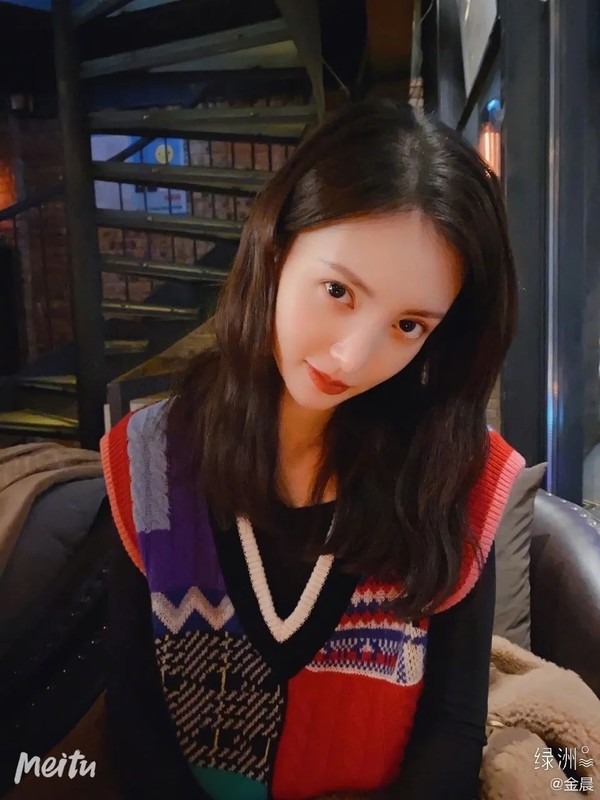 她才是内地版恋爱天后吧？为什么这些小鲜肉都这么喜欢她？