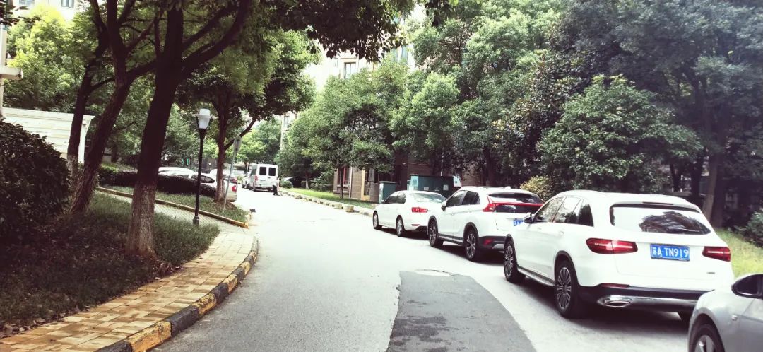 地段很好质量不好的房子,地段好配套全还是现房