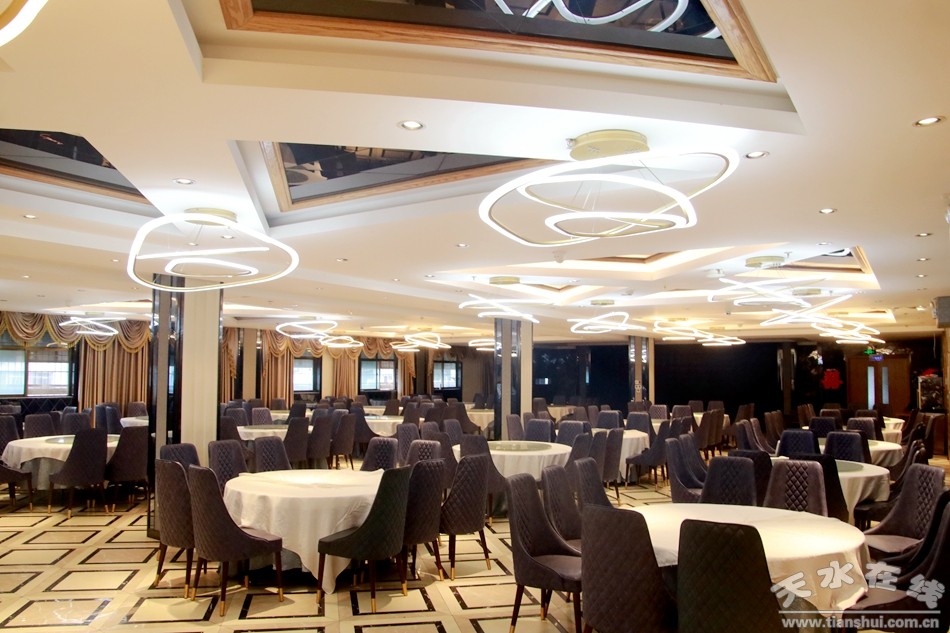 天水在线主播萌萌带你逛吃逛喝（第七集）｜伊香蘭餐厅