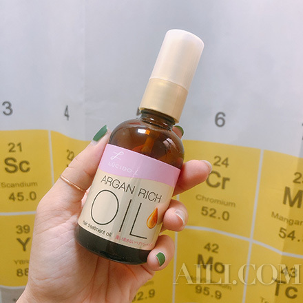 天气闷热头发潮了怎么办 (空气潮湿头发也会潮湿)