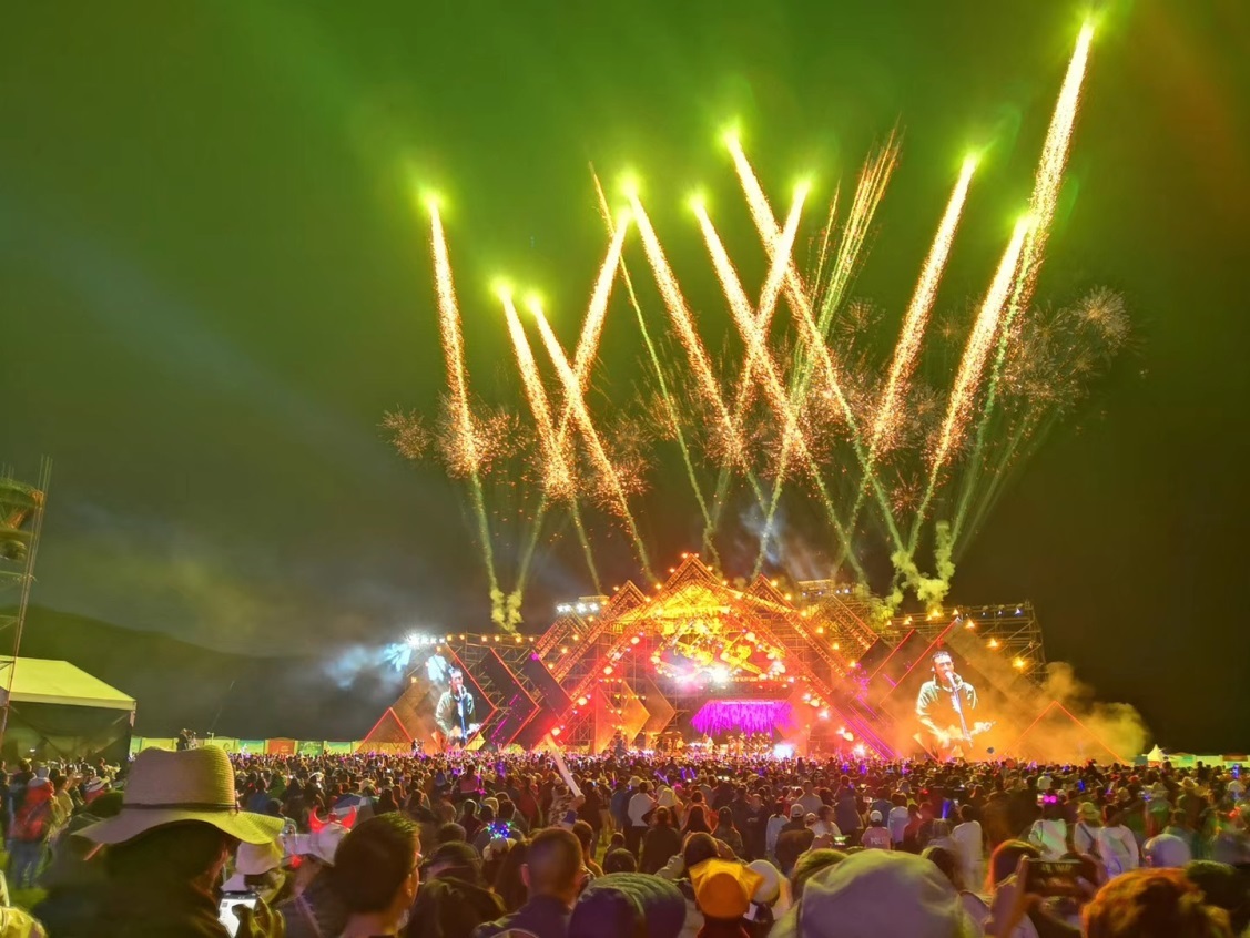 云上重走长征路中国电信5G+4K+VR慢直播助力红原智慧旅游