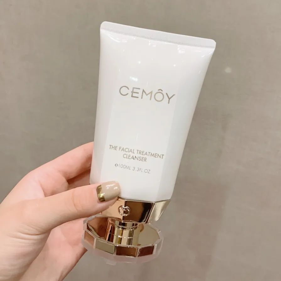 吴彦祖变脸苏大强照片,冻龄女神素颜成照妖镜