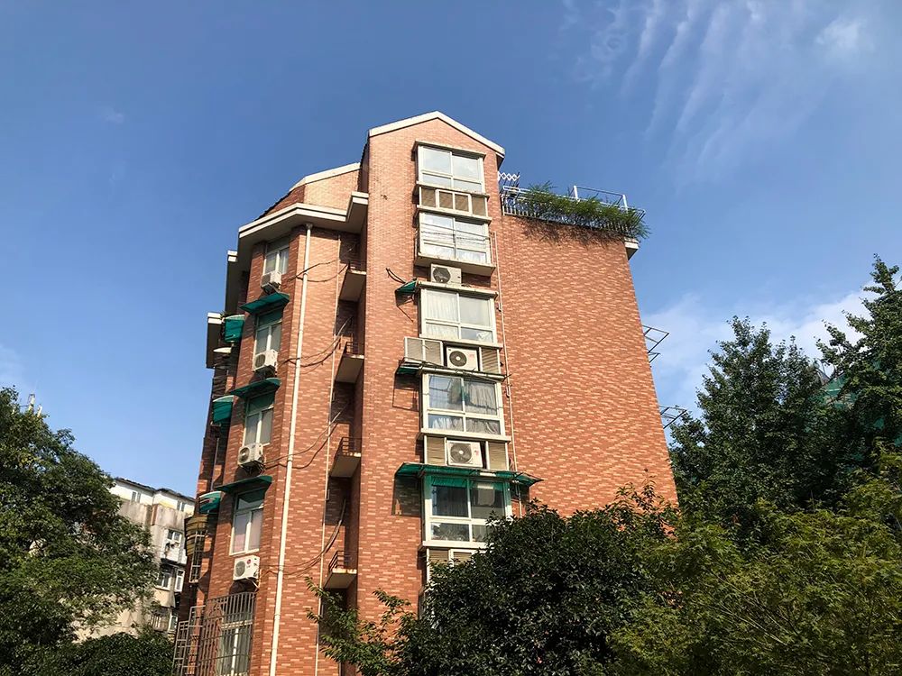 惊！南京三线“草小”成功逆袭，业主膨胀却不被认可，真相...