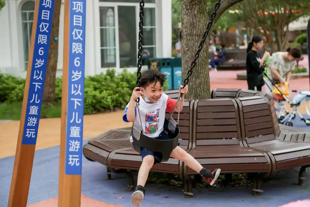 成都欢乐谷教师节家属优惠,武汉欢乐谷医务人员可以带家属吗