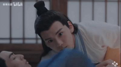 这种男人没结婚早点离开没有好的,男人还不分手留着过年吗