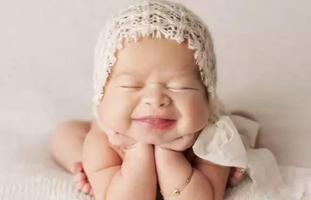 胎儿在子宫里是粘在子宫吗,宝宝在肚子里会无聊不