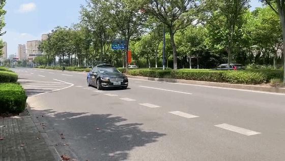 滴滴打车遇到奔驰e,上海滴滴robotaxi试运营