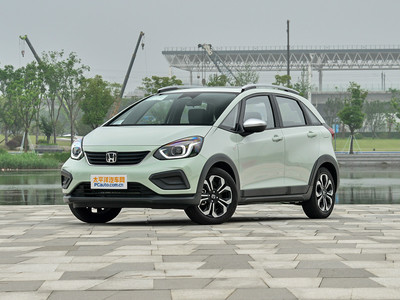 谁是小姐姐出行最优选？飞度CROSSTAR对比致炫X