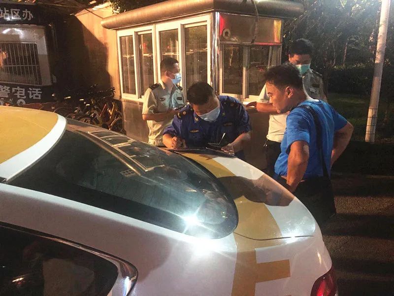 武汉站标识标牌,武汉擦亮城市窗口