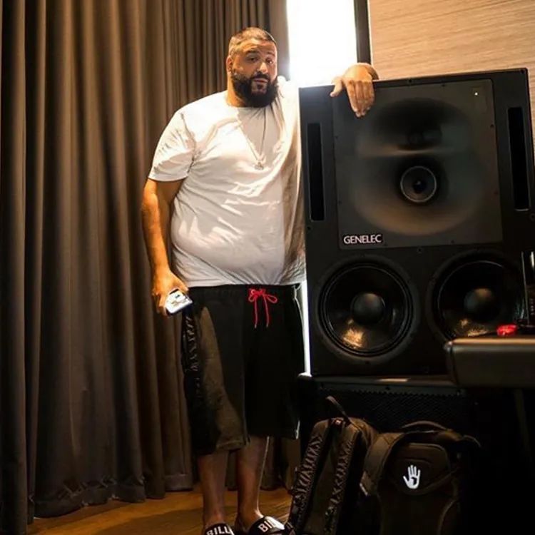 侃爷aj联名款,侃爷穿yeezy篮球鞋