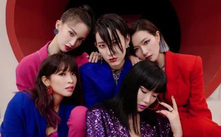 张含韵金晨王霏霏沈梦辰组团出道,金晨沈梦辰张含韵王霏霏拍抖音
