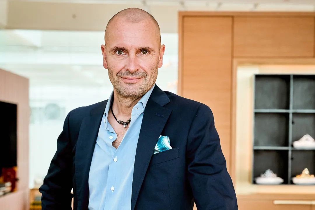 施华洛世奇天鹅向左还是向右,施华洛世奇天鹅珍珠