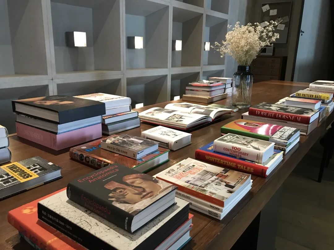 书香浸润心灵阅读感悟,书香酒店的独特氛围