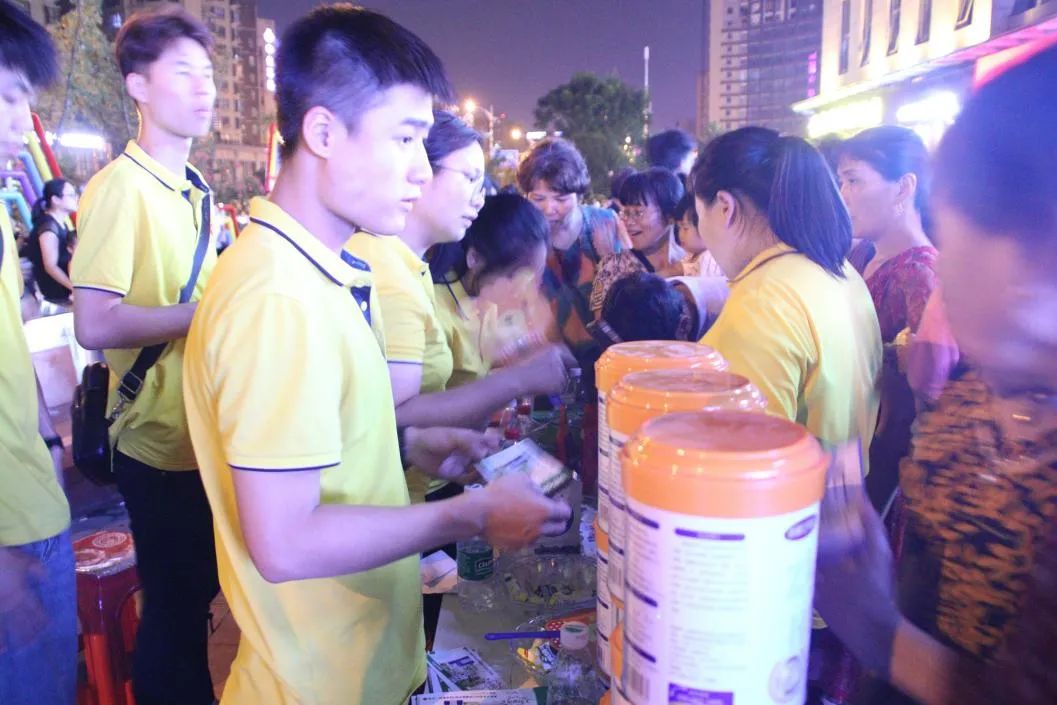 老爸老妈的欢乐嘉年华,老爸老妈旅游开心快乐