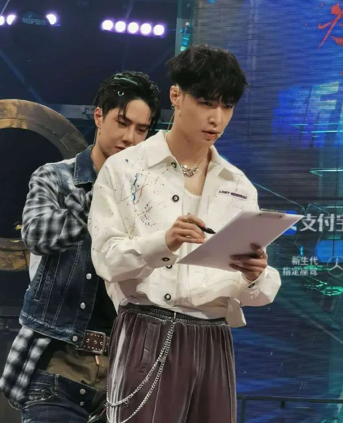 四位队长谁最懂街舞,街舞第三季总决赛4位队长跳舞