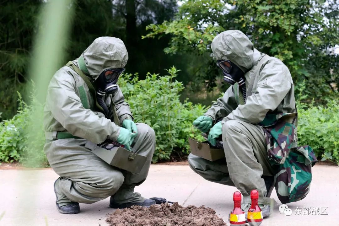 热点｜岸导团联手防化营，出击