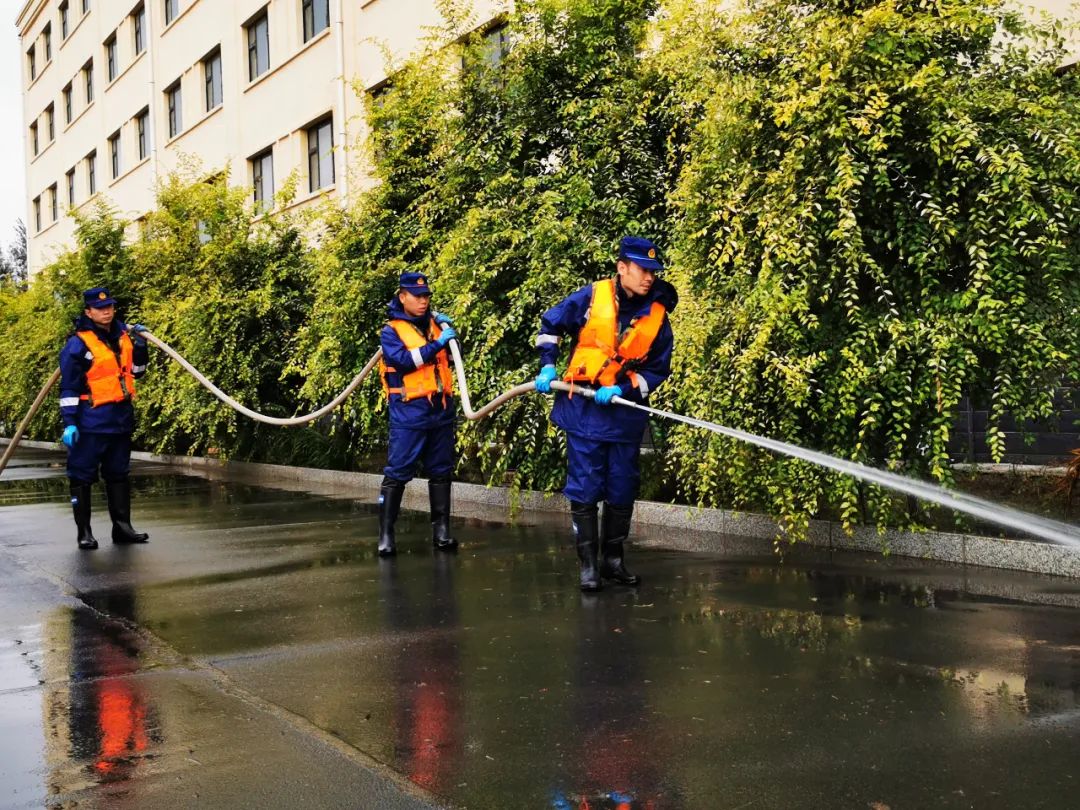 抢险救援有哪些,抗洪救灾他们奋战在一线