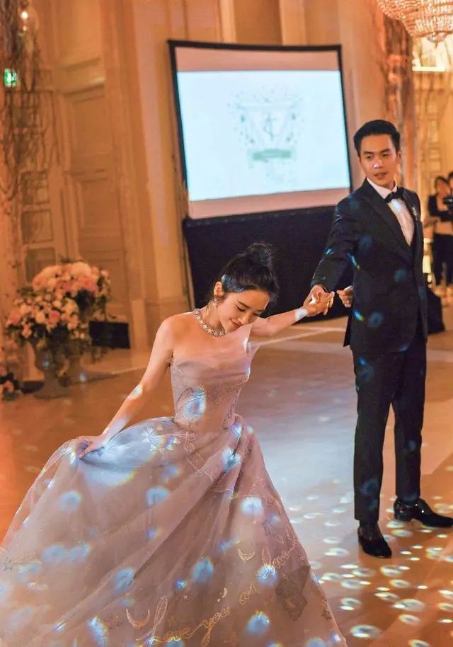 1818黄金眼刘先生视频,1818黄金眼男团刘先生