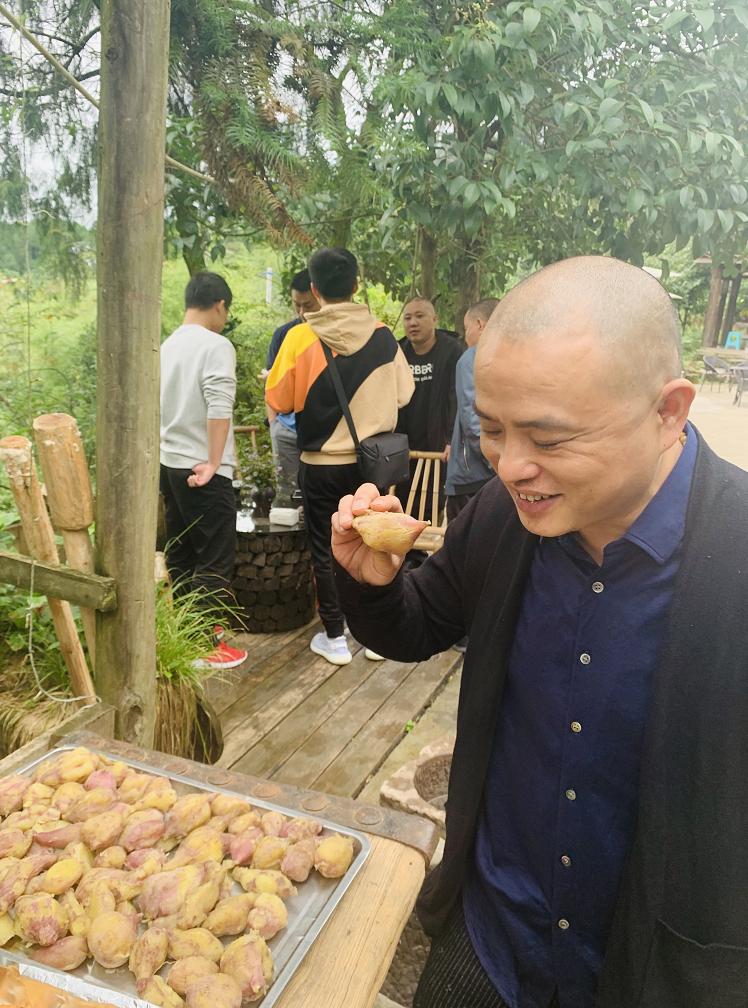 摘辣椒、推新豆花、打新糍粑、尝新米饭……巴南区石滩镇这些＂打新尝鲜＂的农家事，国庆期间值得去体验