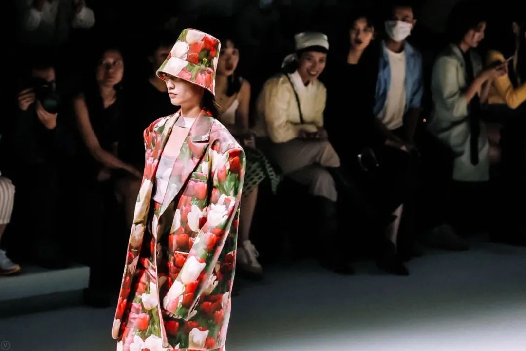 lily女装2020秋款发布会,lily商务时装纽约大秀