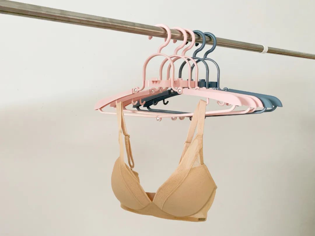 多功能可伸缩折叠衣架省空间,又方便又省空间的折叠衣架