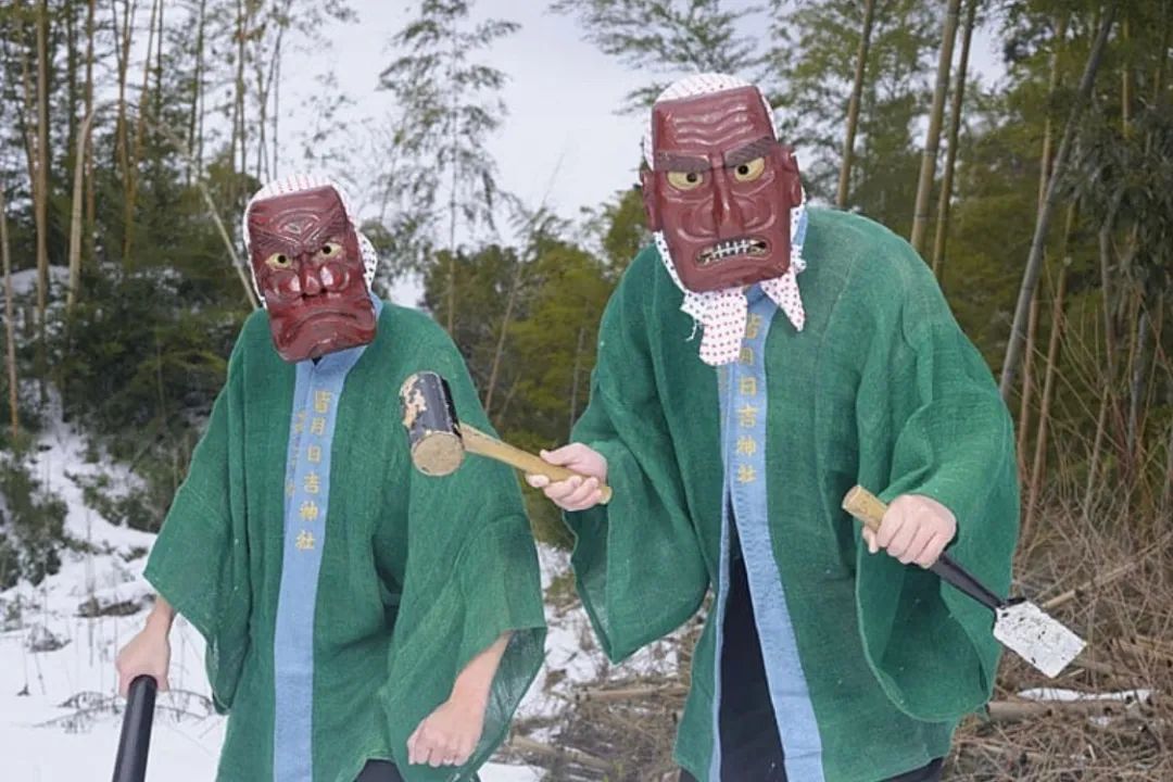 连吴赫都偏爱的「面具」,原来早就成为时装秀场的常客