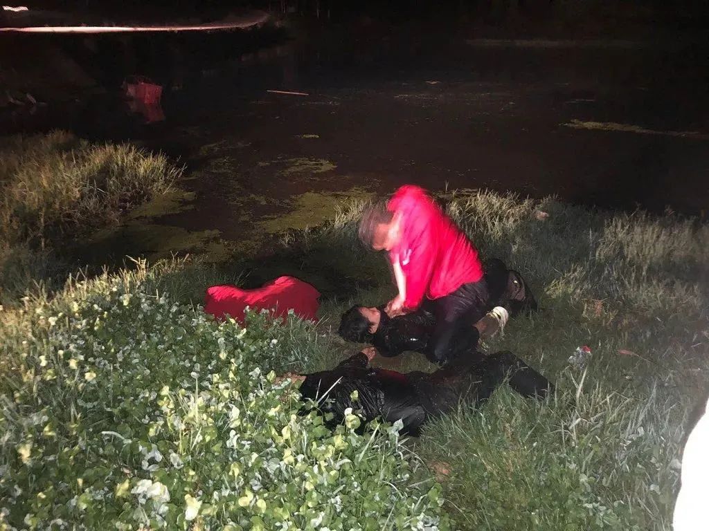 帅勇回老家,帅小伙半路上救了姑娘