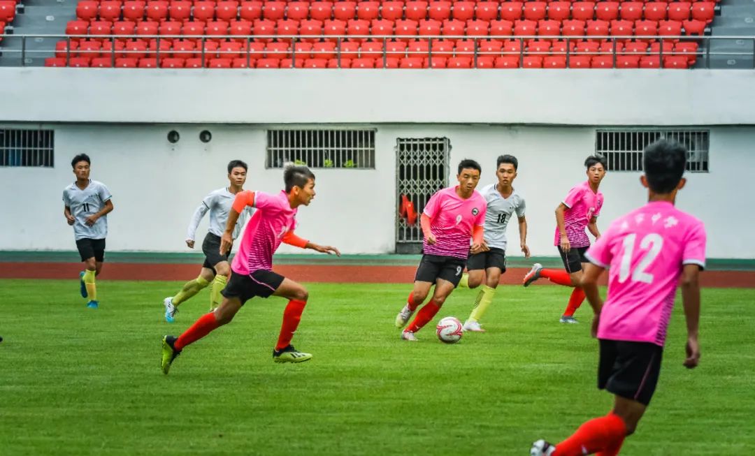 寰愬窞甯傞暱鏉潚灏戝勾鏍″洯瓒崇悆鑱旇禌,閮戝窞甯傞暱鏉潚灏戝勾瓒崇悆鑱旇禌