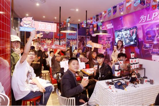 s10英雄联盟总决赛最后决赛,英雄联盟s10全球总决赛学校食堂