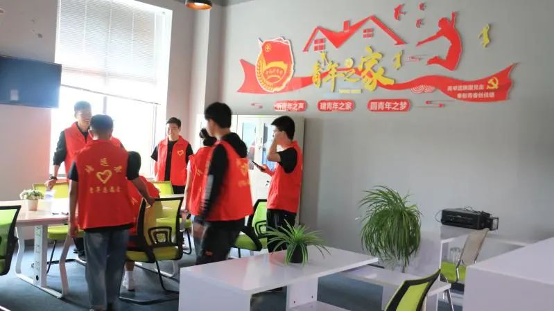 青年之家揭牌凝聚青春力量,凝聚青春力量服务乡村振兴