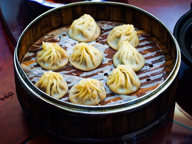 烟雨入江南山水如墨染下一句,烟雨入江南山水如墨染出自哪首歌