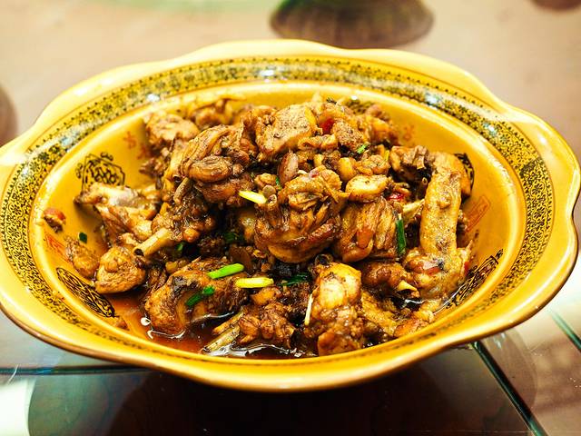 烟雨入江南山水如墨染下一句,烟雨入江南山水如墨染出自哪首歌