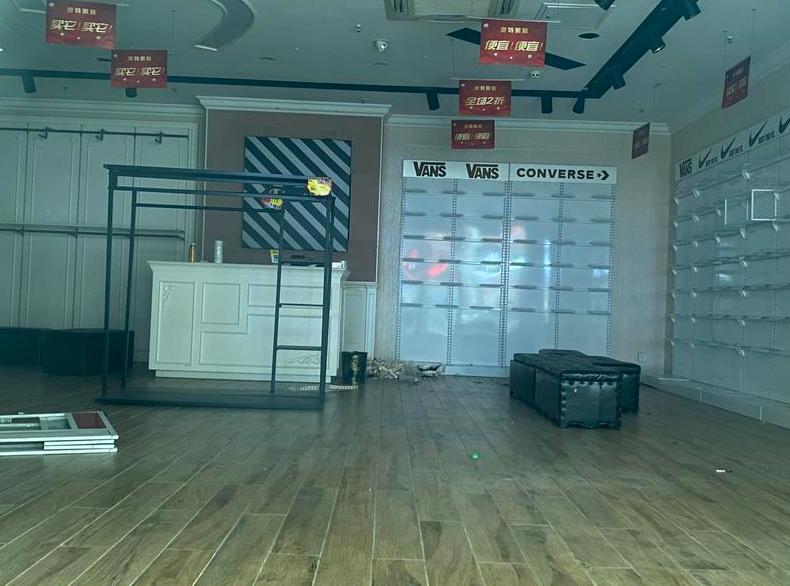 南昌一售假窝点被查,南昌售假