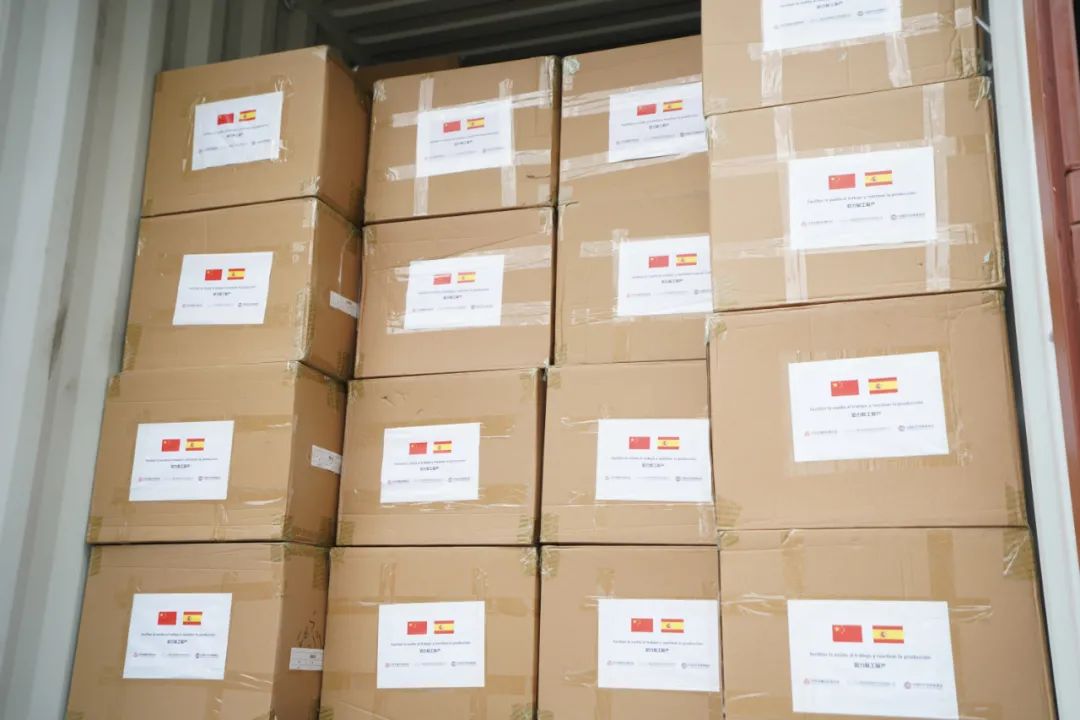 妇联组织女企协捐助抗疫物资,妇联联合基金会捐款