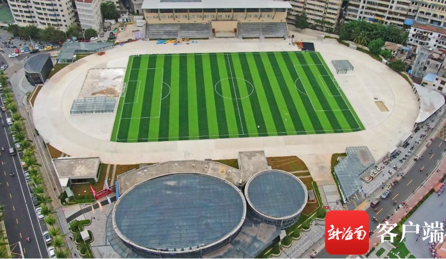 海口世纪公园体育场照片,海口市椰树门