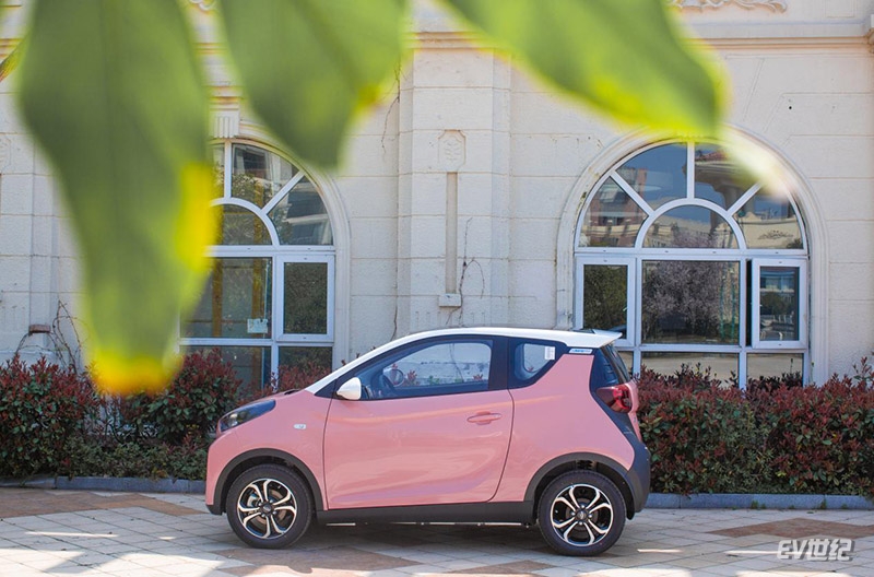 小蚂蚁跟欧拉黑猫哪个安全,小蚂蚁欧拉黑猫长安奔奔哪个好