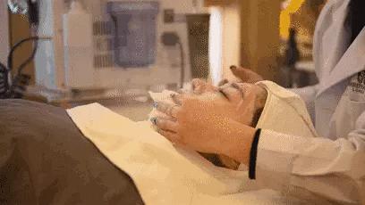 痘痘挤出的白米粒是什么,痘痘挤出来的白色乳浆是什么