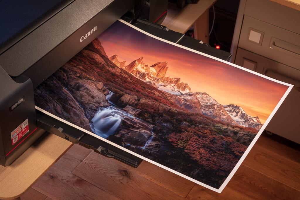 如何做数码装裱视频教学,怎么简单把打印的图片装裱