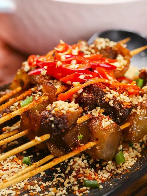 天山路街道生活日记——时尚天山|巴黎春天天山店7周年庆预告来啦~打工人必备的年度优惠